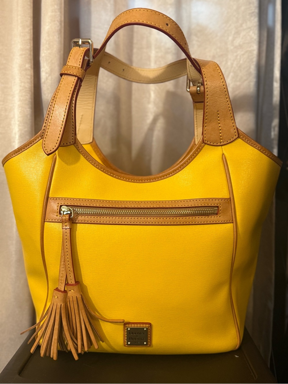Dooney & Bourke Maddie shoulder bag